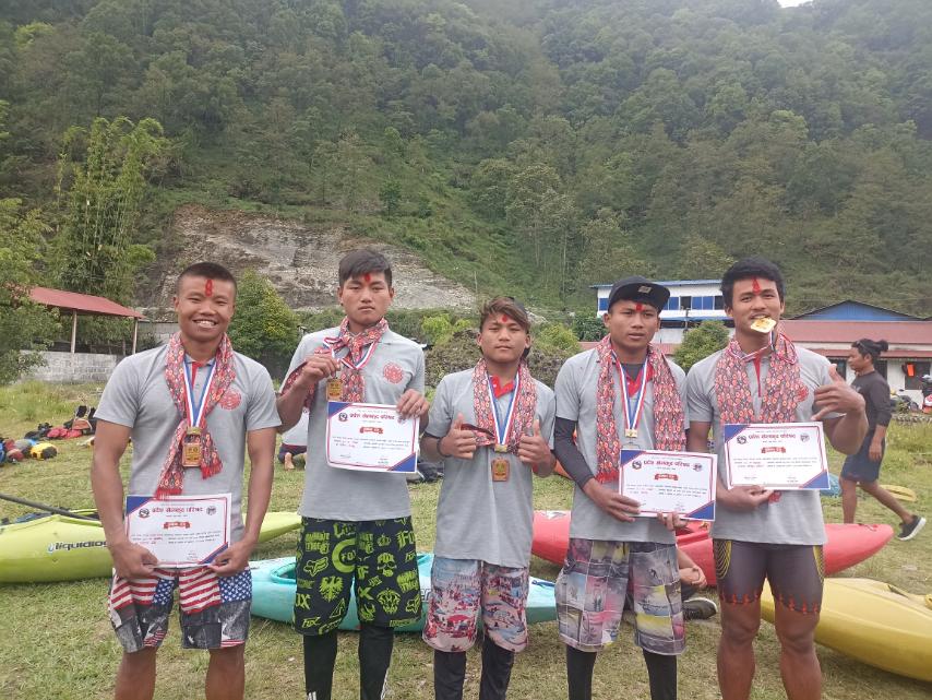 प्रदेशस्तरिय खुल्ला कायाकिङ प्रतियोगिता डम्बरले जिते स्वर्ण