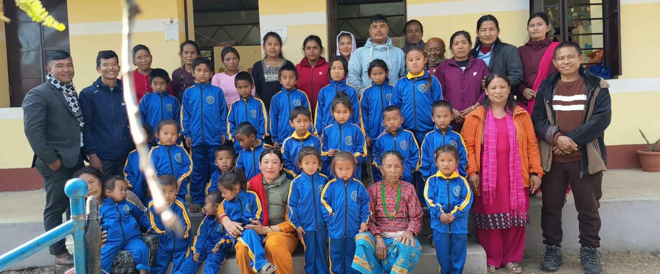 श्री टाँसी बाल विकास विद्यालयका ३० विद्यार्थीले न्यानो कपडा पाए।